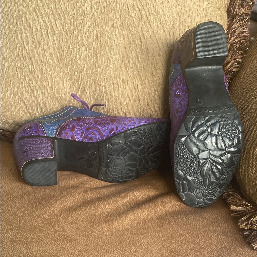 GRACOSY HANDMADE LEATHER 7.5 (38)originally $129  now $51 - Picture 5 of 9